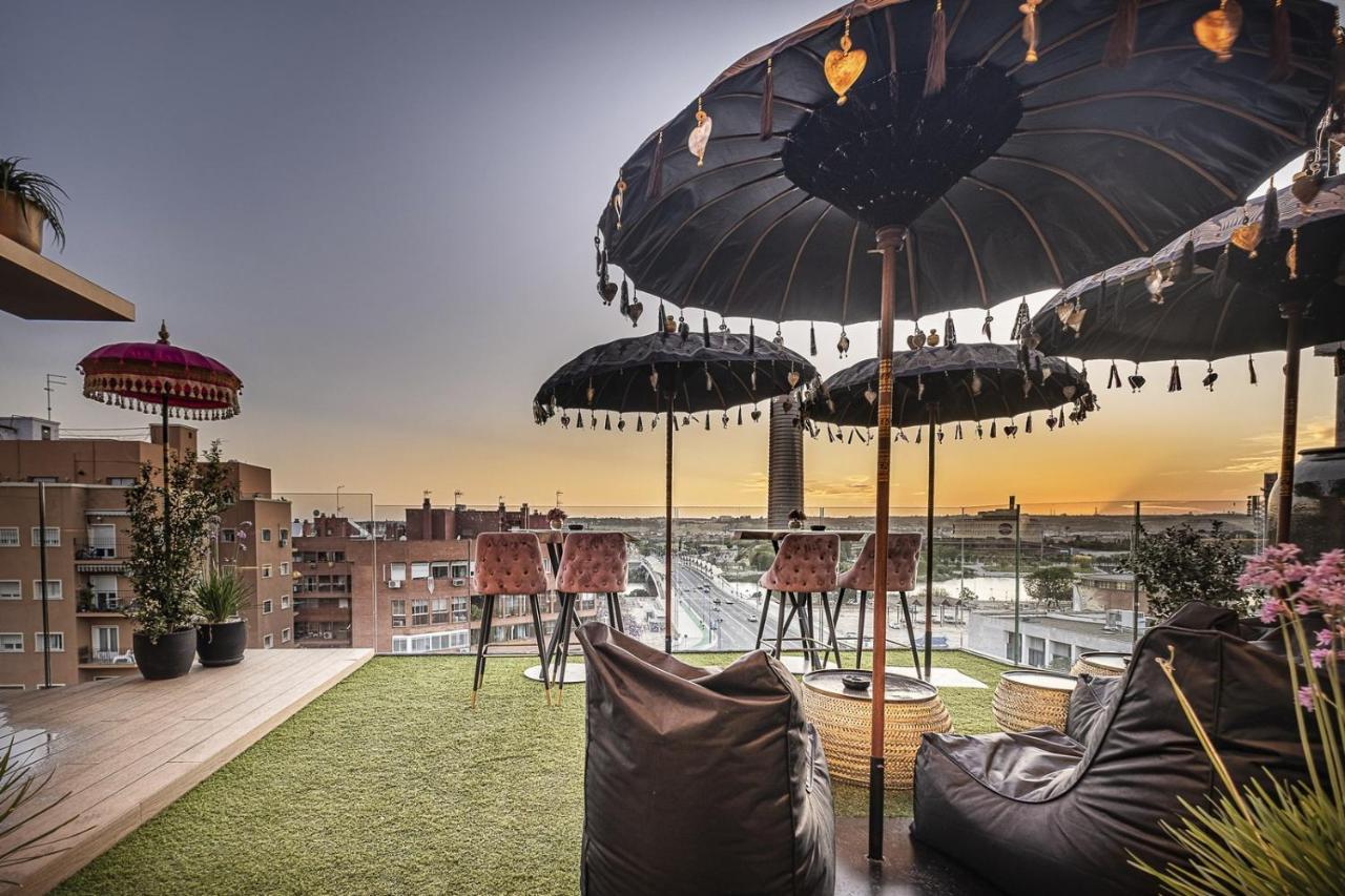 On Suites Sevilla Apartments Designed For Adults Exteriör bild