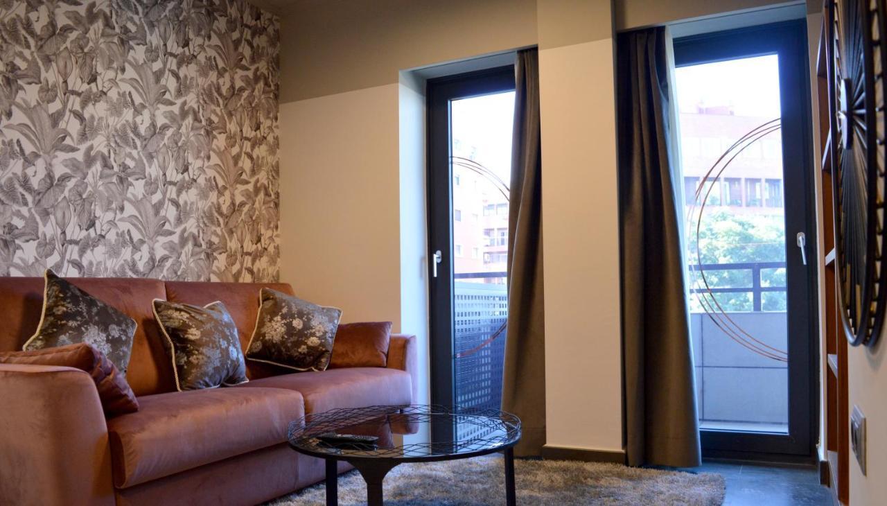 On Suites Sevilla Apartments Designed For Adults Exteriör bild