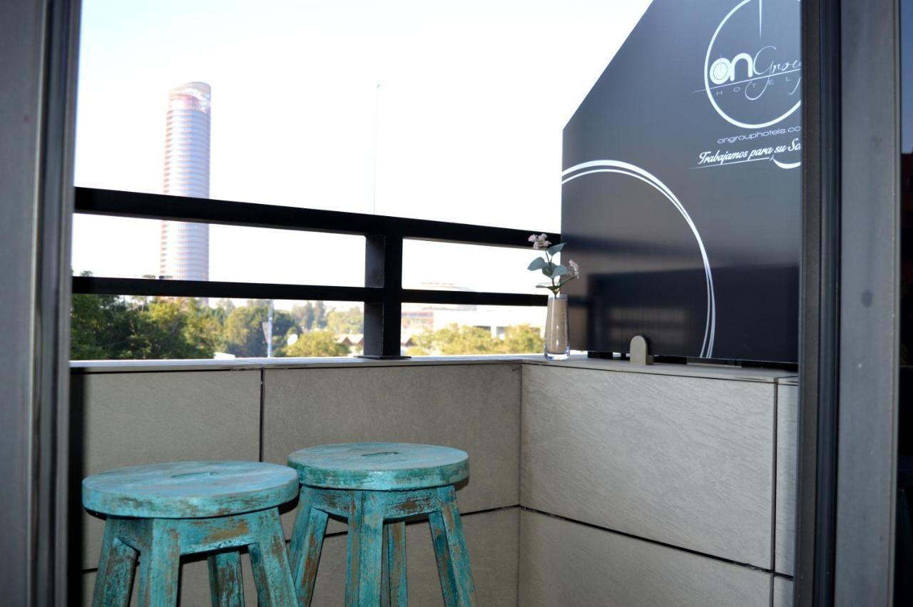 On Suites Sevilla Apartments Designed For Adults Exteriör bild