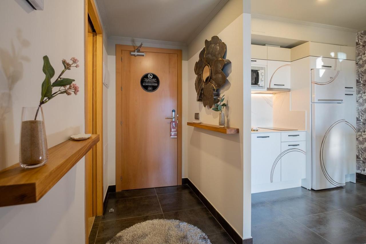 On Suites Sevilla Apartments Designed For Adults Exteriör bild